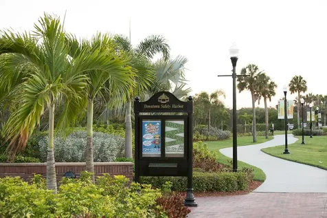 839 3rd Street N Safety Harbor FL 34695
