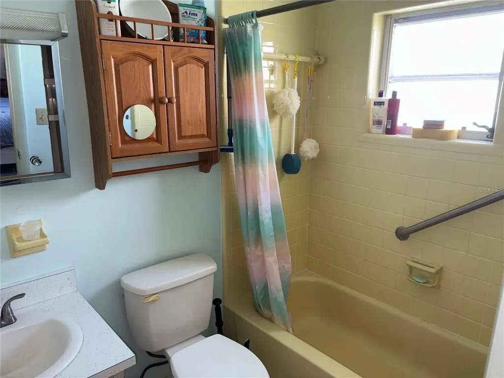 250 Rosery Road NW Largo FL 33770