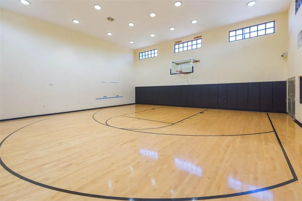 2024 Blue Hawk Court Clearwater FL 33762