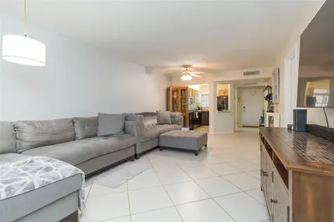 2024 Blue Hawk Court Clearwater FL 33762