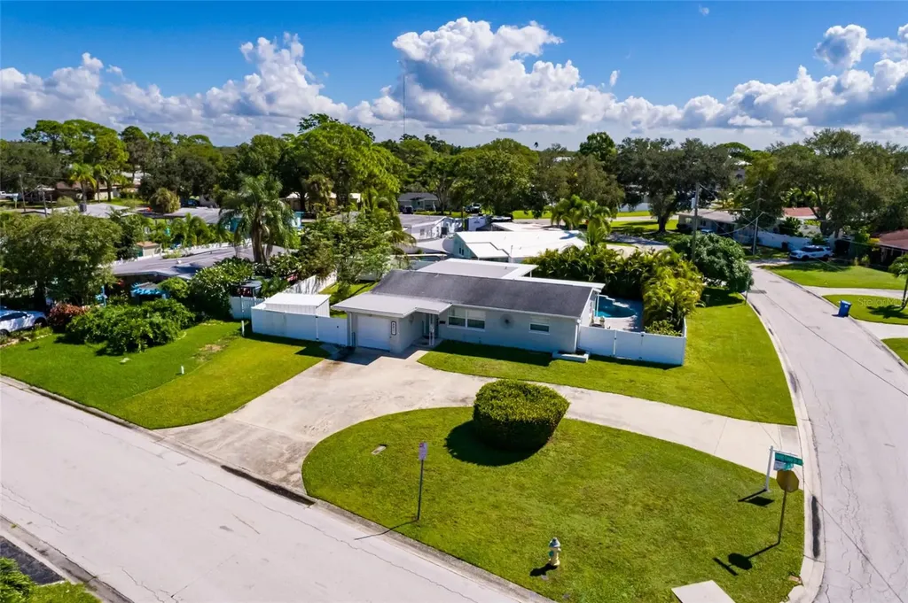 8801 Sunlit Cove Drive NE St Petersburg FL 33702