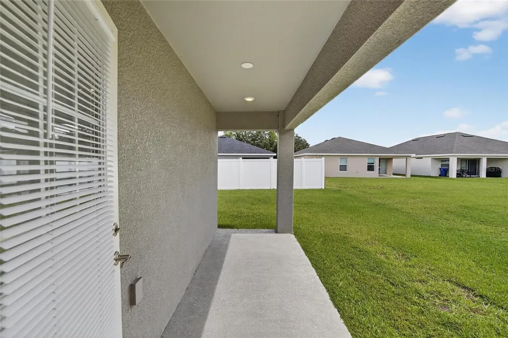1047 Aruba Avenue Mulberry FL 33860