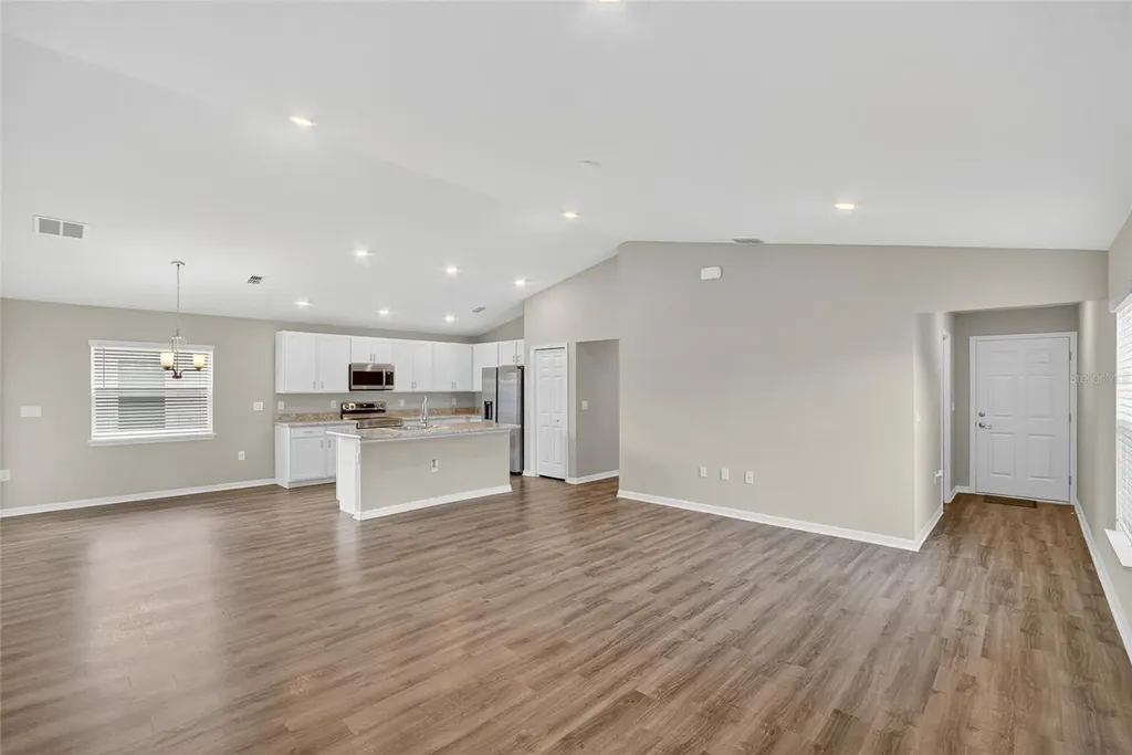 1047 Aruba Avenue Mulberry FL 33860