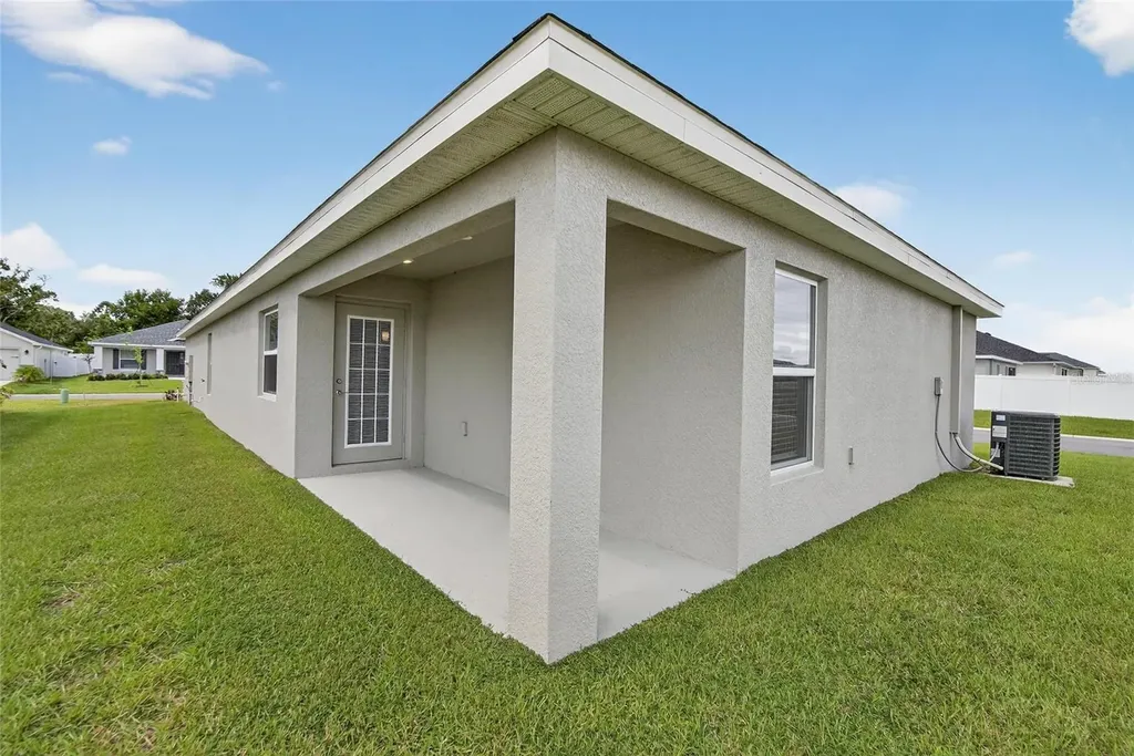 1047 Aruba Avenue Mulberry FL 33860
