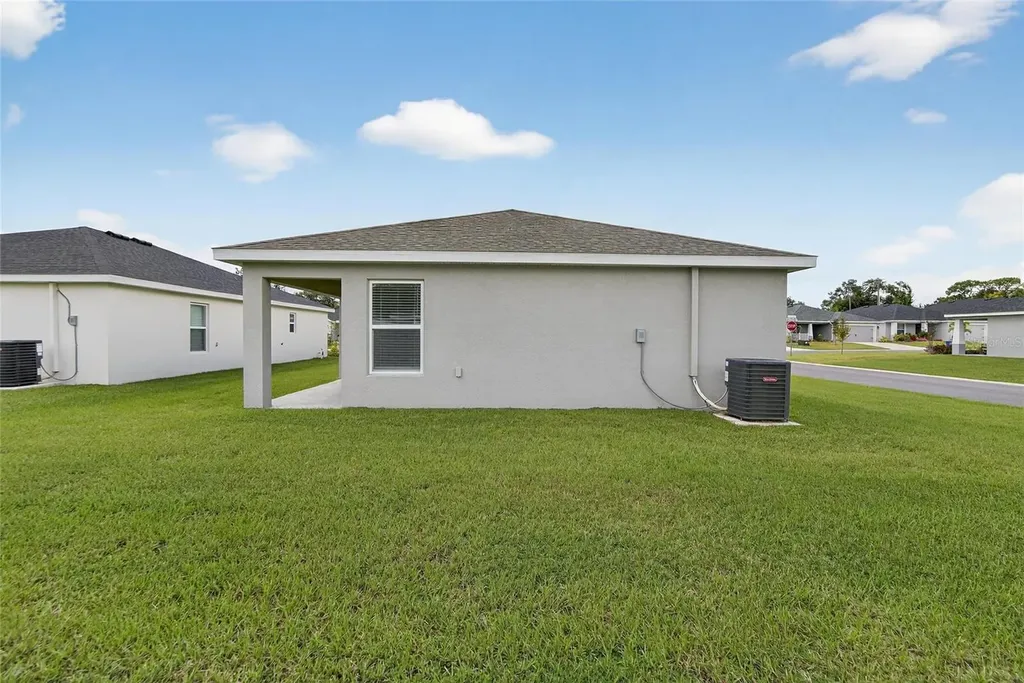 1047 Aruba Avenue Mulberry FL 33860