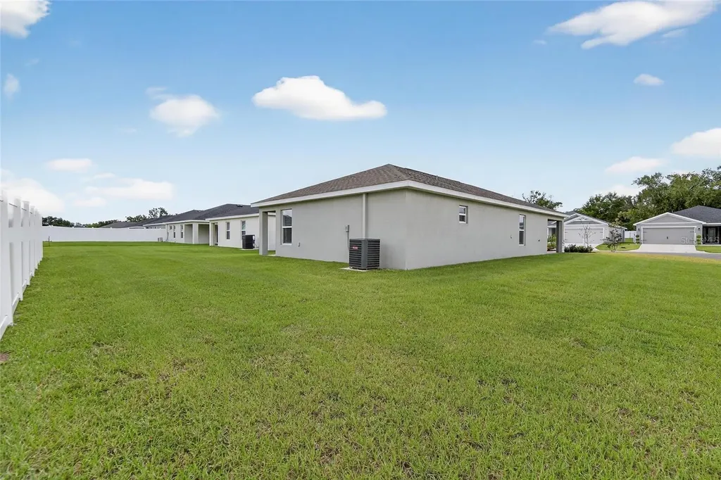 1047 Aruba Avenue Mulberry FL 33860