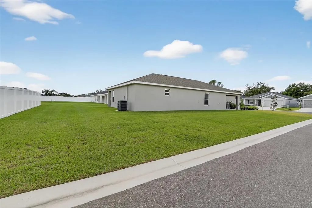 1047 Aruba Avenue Mulberry FL 33860