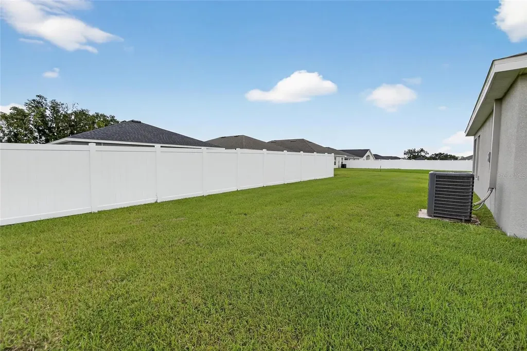 1047 Aruba Avenue Mulberry FL 33860