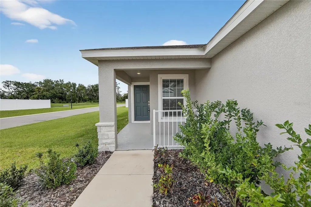 1047 Aruba Avenue Mulberry FL 33860
