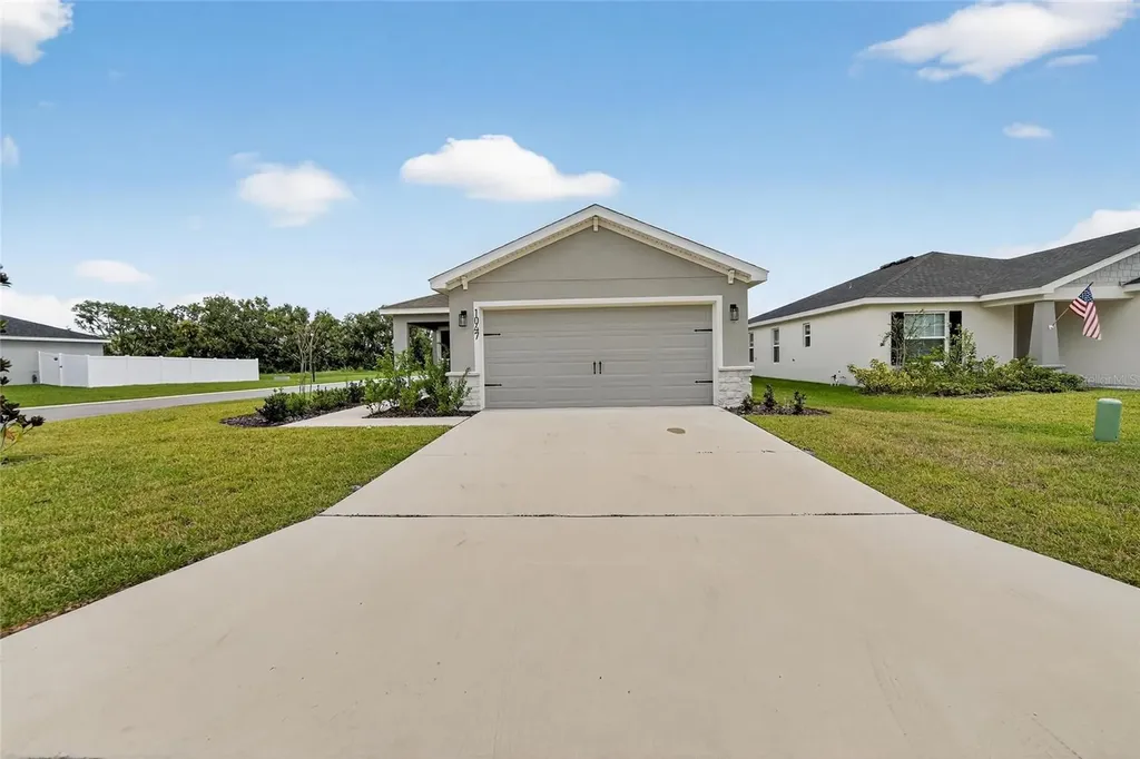 1047 Aruba Avenue Mulberry FL 33860