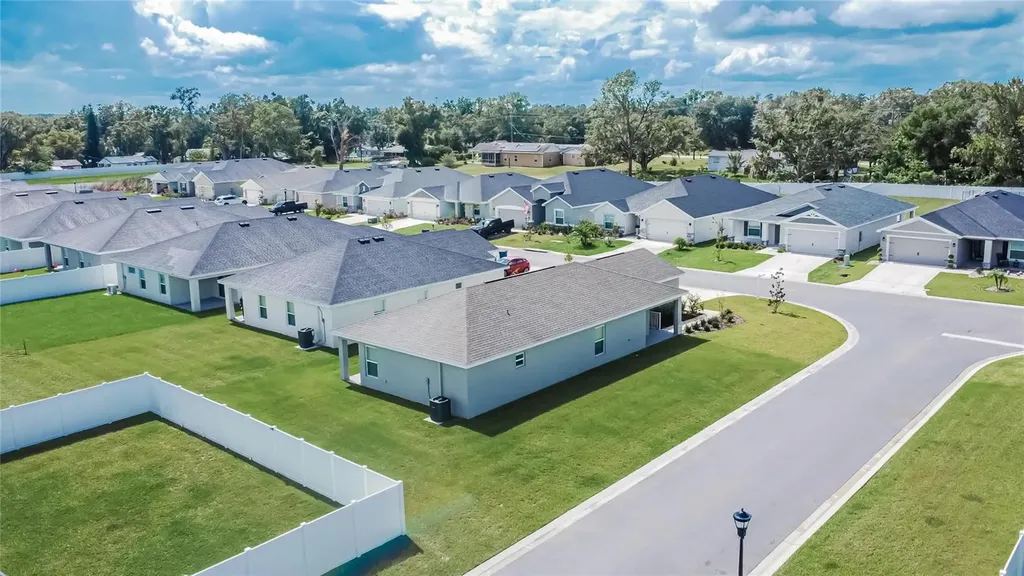 1047 Aruba Avenue Mulberry FL 33860