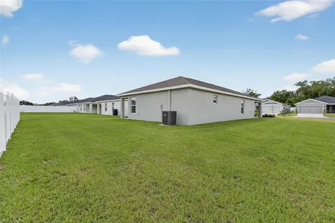 1047 Aruba Avenue Mulberry FL 33860