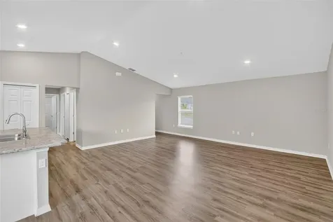 1047 Aruba Avenue Mulberry FL 33860