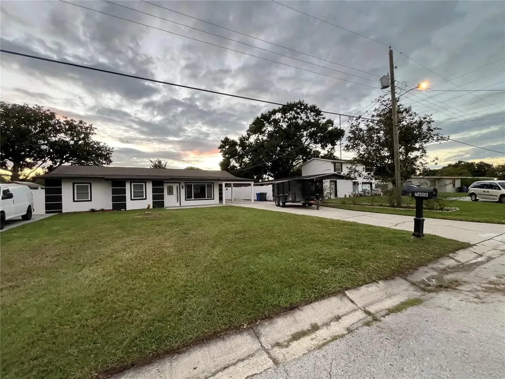 7608 Lakeside Boulevard Tampa FL 33614