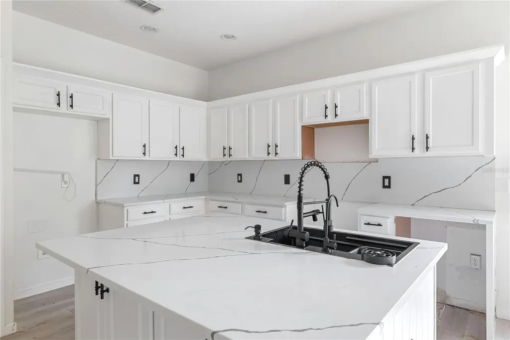 410 Las Fuentes Drive Kissimmee FL 34746