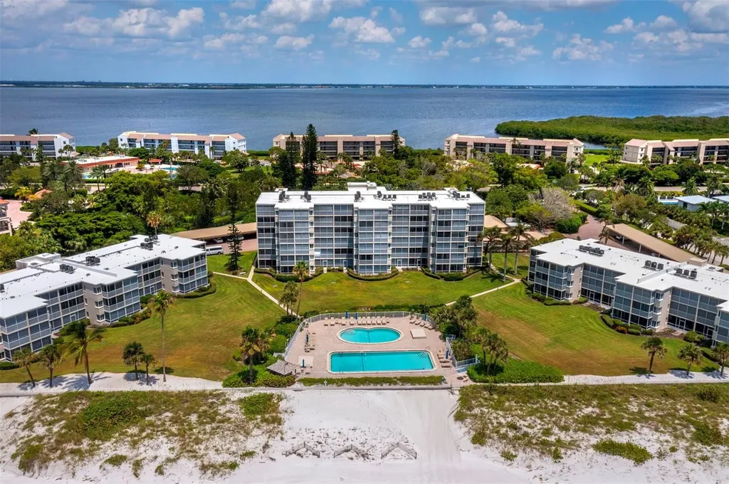 4825 Gulf Of Mexico Drive Longboat Key FL 34228