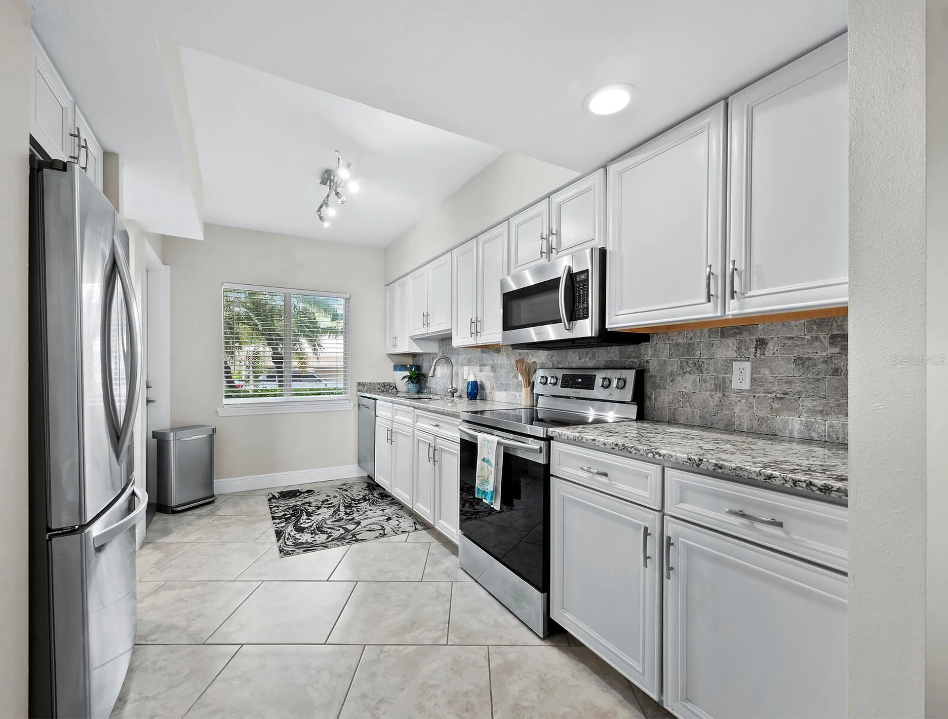 4825 Gulf Of Mexico Drive Longboat Key FL 34228