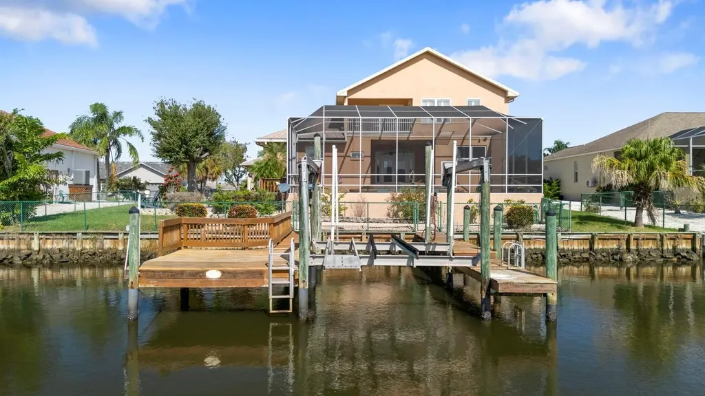 830 Golf Island Drive Apollo Beach FL 33572