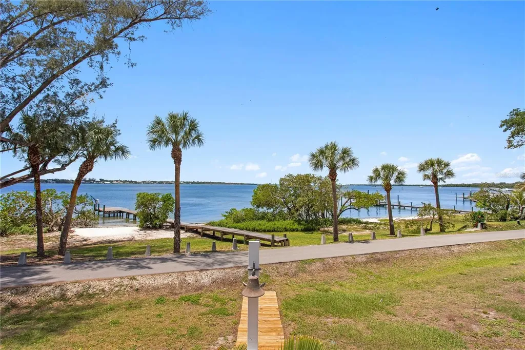 5216 13th Palmetto FL 34221