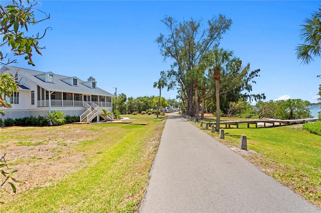 5216 13th Palmetto FL 34221