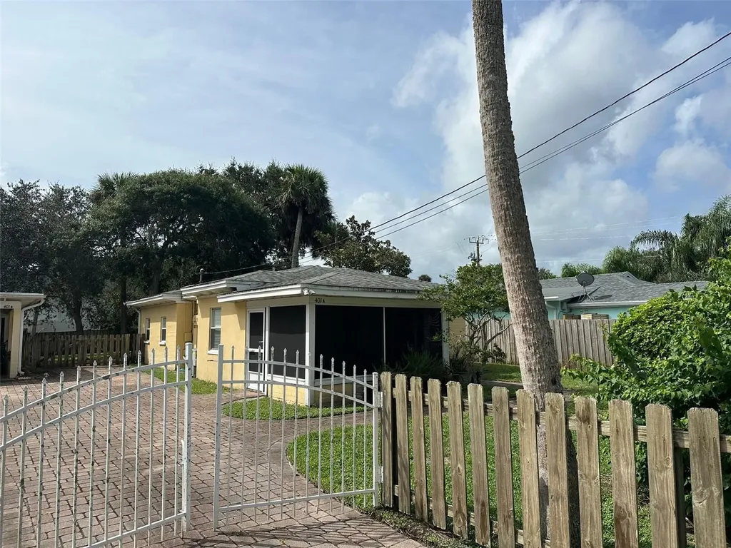 401 Oakwood Avenue New Smyrna Beach FL 32169