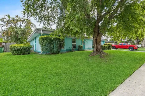 7906 NW 75th Avenue Tamarac FL 33321