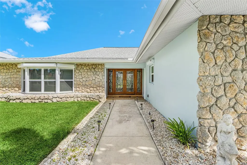 1935 SE 36th Terrace Cape Coral FL 33904