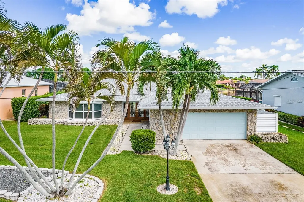 1935 SE 36th Terrace Cape Coral FL 33904