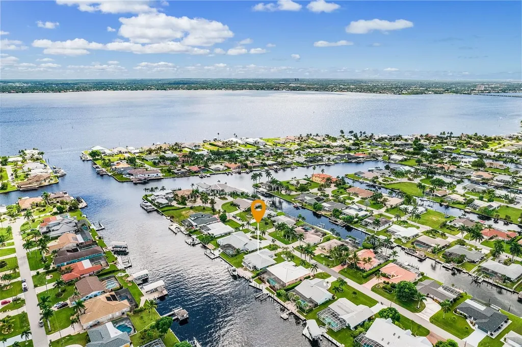 1935 SE 36th Terrace Cape Coral FL 33904