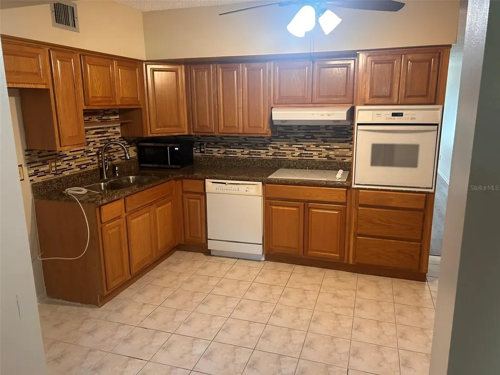 2402 Ecuadorian Way Clearwater FL 33763