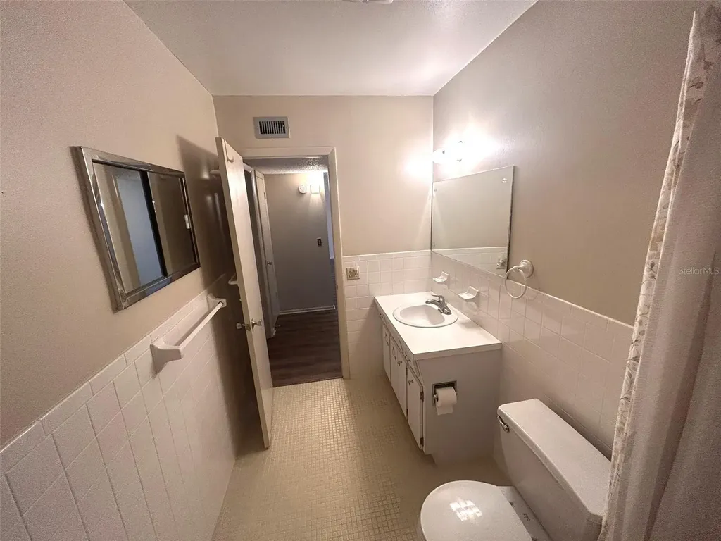 2402 Ecuadorian Way Clearwater FL 33763
