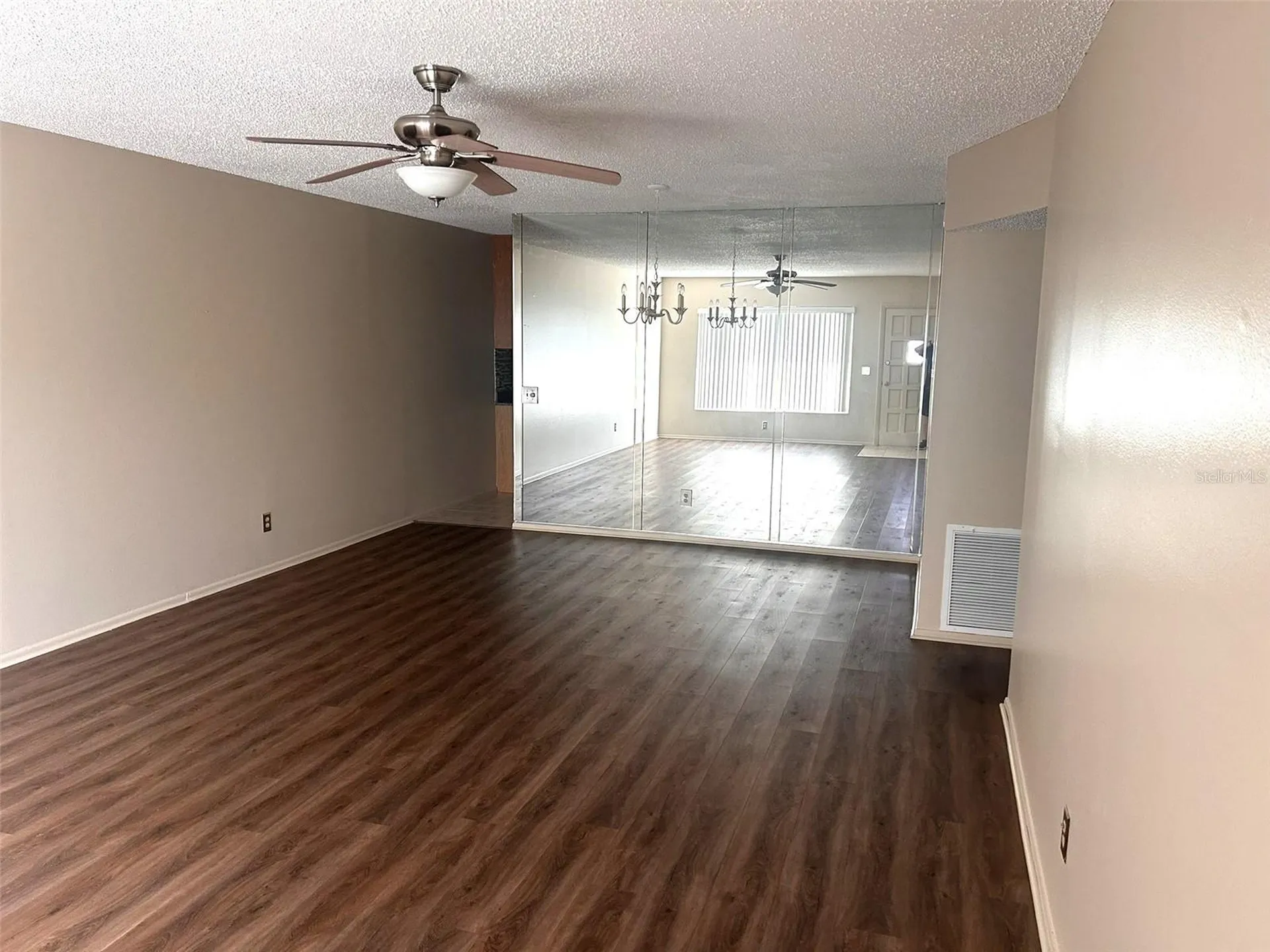 2402 Ecuadorian Way Clearwater FL 33763