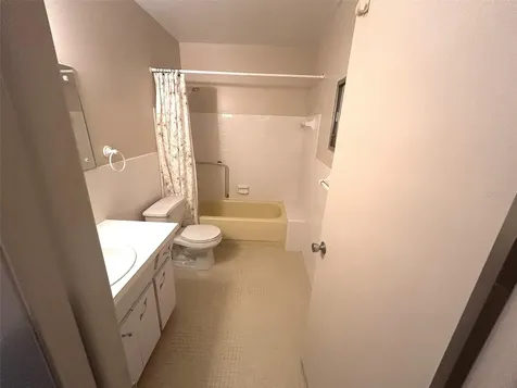 2402 Ecuadorian Way Clearwater FL 33763