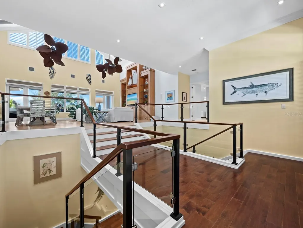 26 Sandy Hook Road N Sarasota FL 34242
