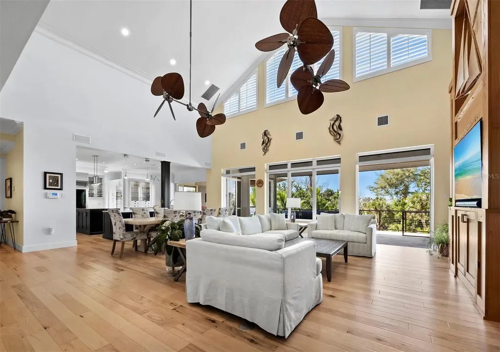 26 Sandy Hook Road N Sarasota FL 34242