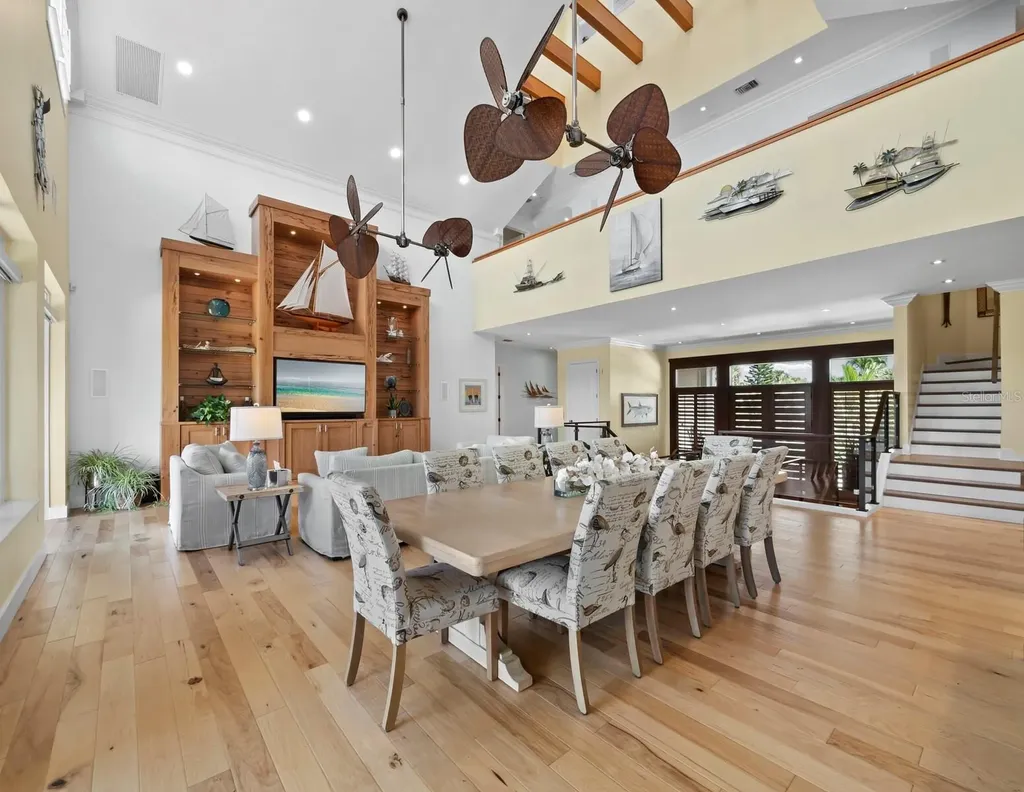 26 Sandy Hook Road N Sarasota FL 34242