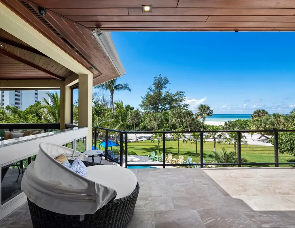 26 Sandy Hook Road N Sarasota FL 34242