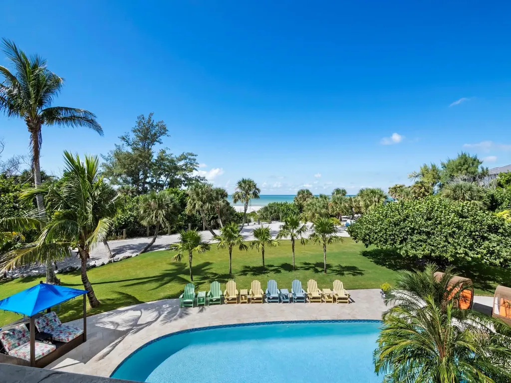 26 Sandy Hook Road N Sarasota FL 34242