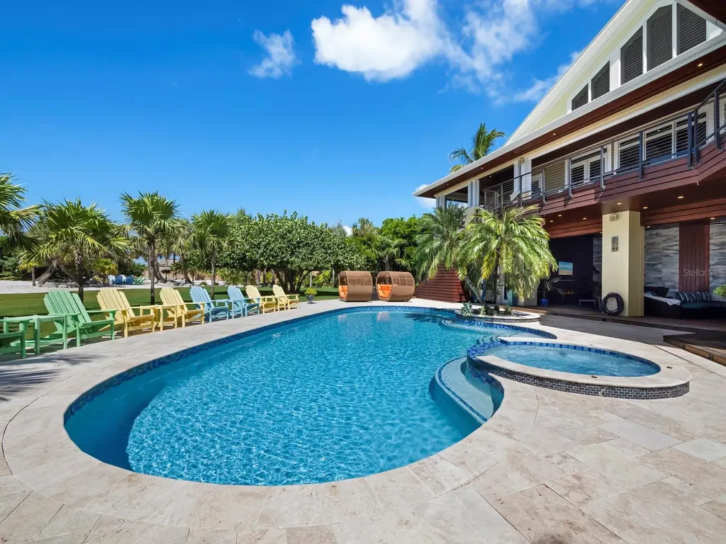 26 Sandy Hook Road N Sarasota FL 34242