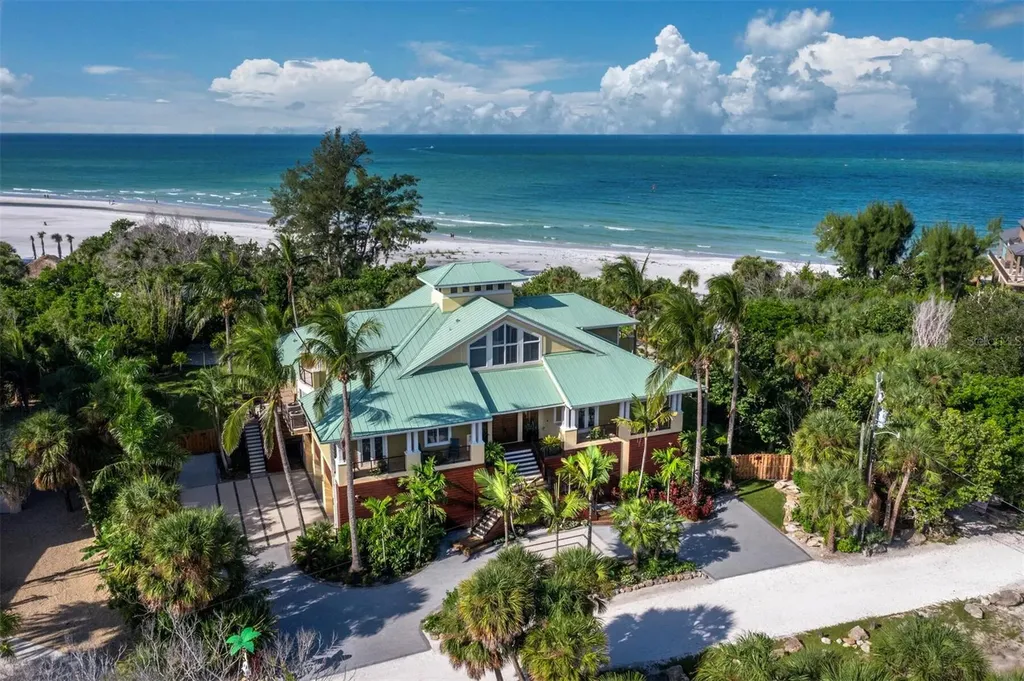 26 Sandy Hook Road N Sarasota FL 34242