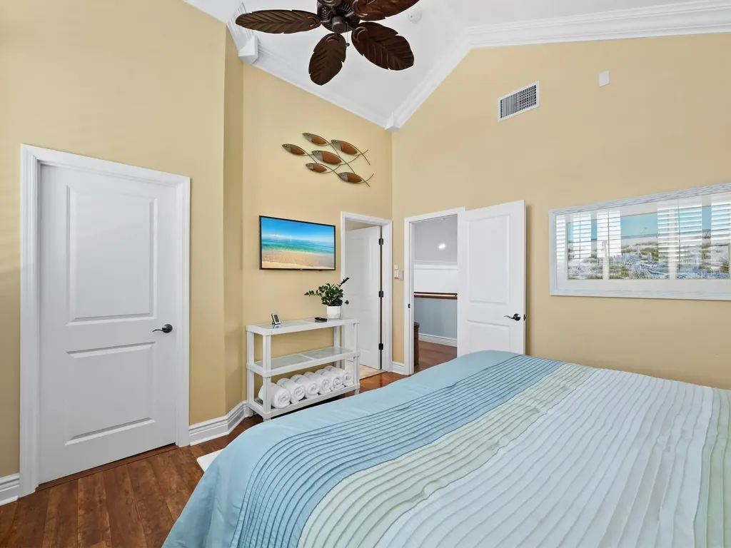 26 Sandy Hook Road N Sarasota FL 34242