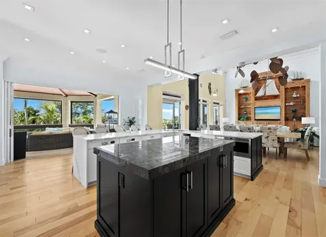 26 Sandy Hook Road N Sarasota FL 34242