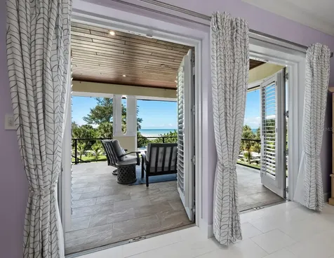 26 Sandy Hook Road N Sarasota FL 34242