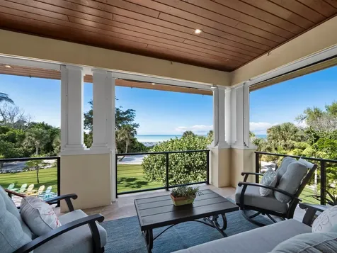 26 Sandy Hook Road N Sarasota FL 34242
