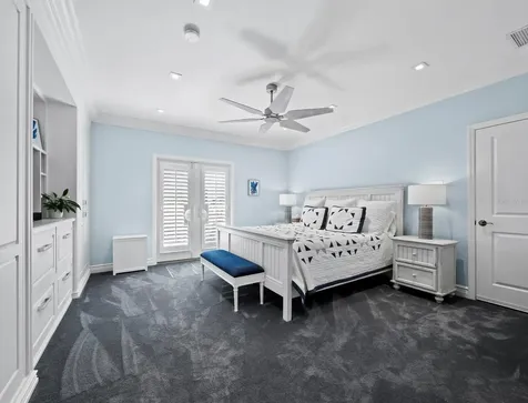 26 Sandy Hook Road N Sarasota FL 34242