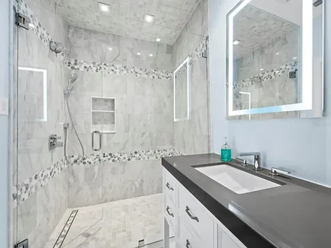 26 Sandy Hook Road N Sarasota FL 34242