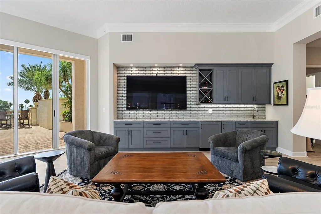 100 Beach Drive NE St Petersburg FL 33701