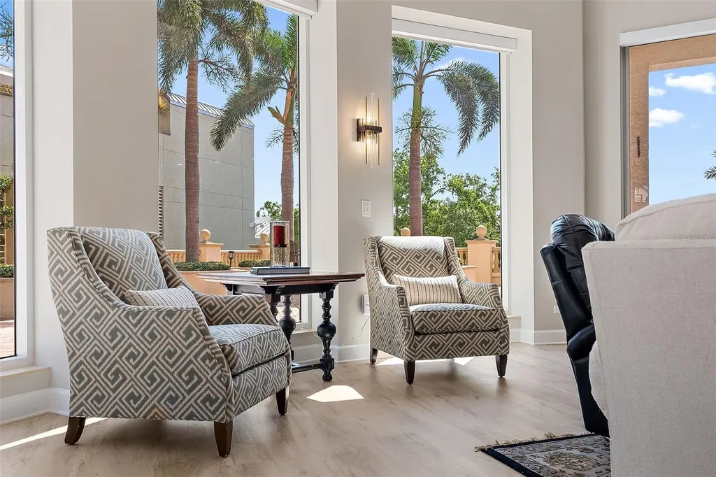 100 Beach Drive NE St Petersburg FL 33701