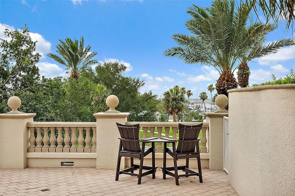 100 Beach Drive NE St Petersburg FL 33701