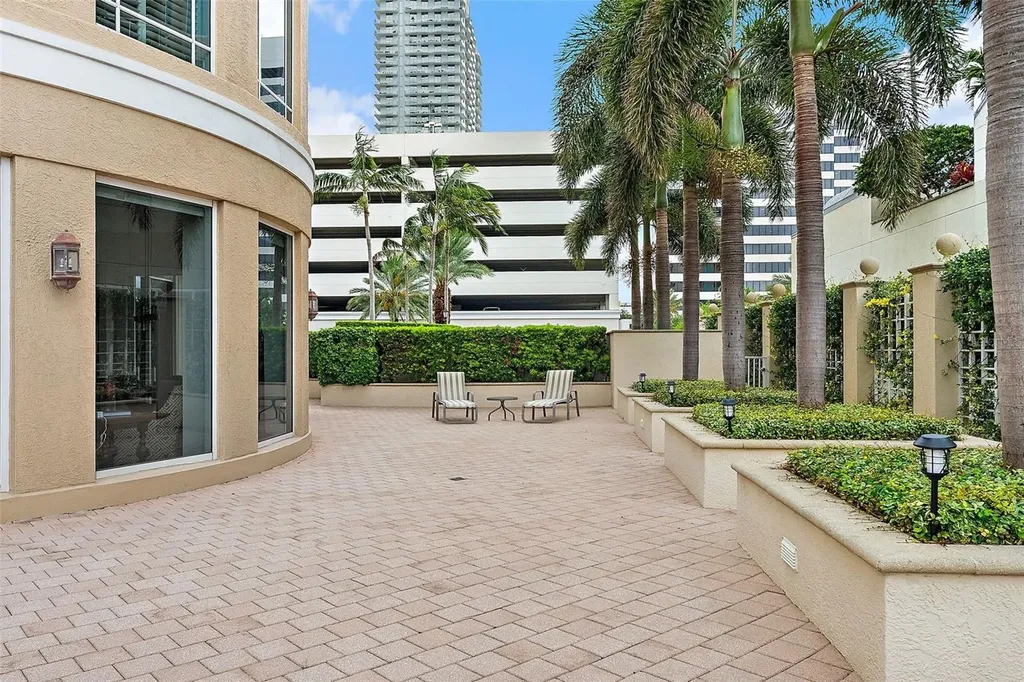 100 Beach Drive NE St Petersburg FL 33701
